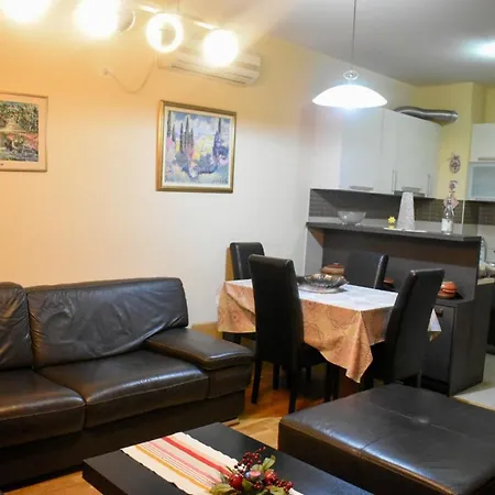Sara 2 Apartment