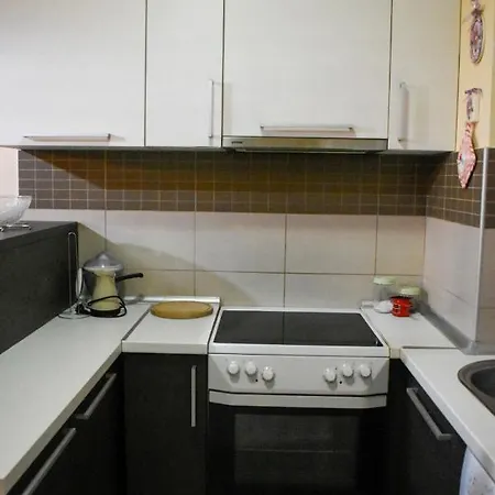 Apartment Sara 2 *